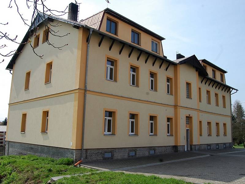Dům číslo 169, kde nechalo město za evropské dotace zrekonstruovat deset bytů první kategorie.