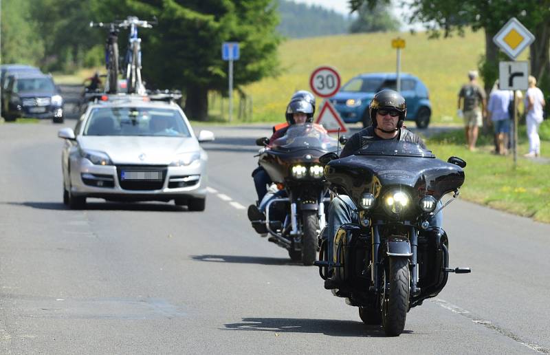 Obcí Měděnec se prohnala spanilá jízda