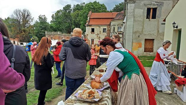 Podzimní slavnost na zámku Poláky nabídne pokrmy podle historických receptů.