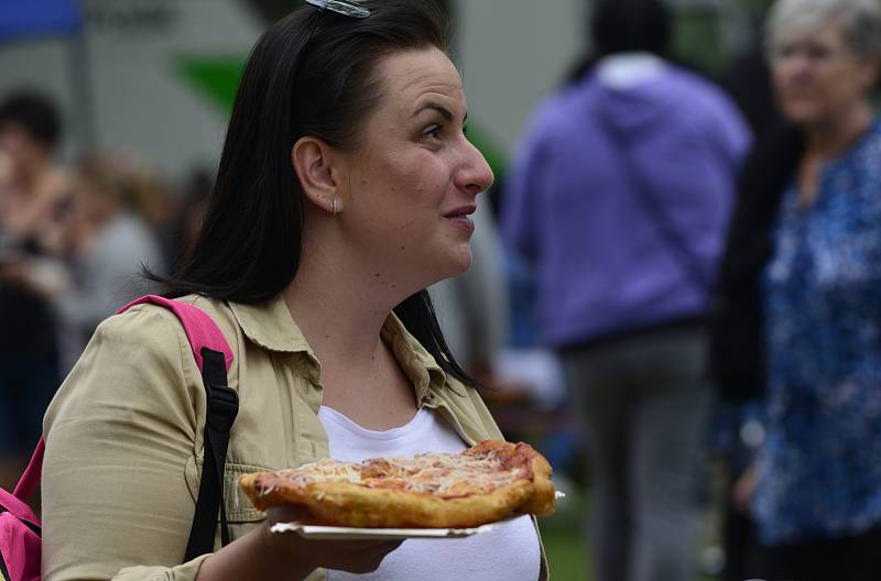 Bohatý program si mohli užít návštěvníci pouti v Březně u Chomutova.