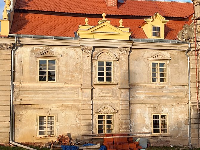 Poznáte zajímavý barokní zámek na Chomutovsku?