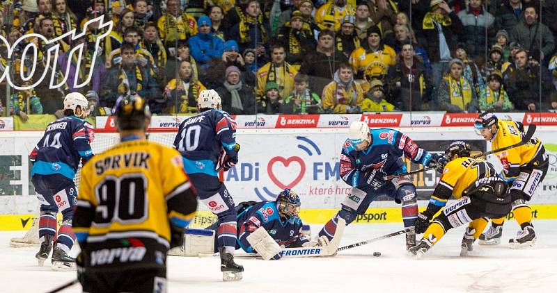 Verva Litvínov - Piráti Chomutov 3:2 po prodloužení.