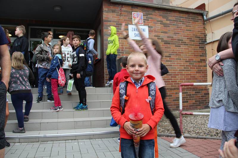 První školní den prožil i Patrik Kovařík, který nastoupil na základní školu Na Příkopech v Chomutově