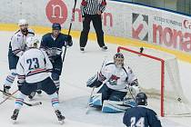 REPRÍZU semifinále zvládl stejně jako v minulém play off hokejové extraligy Liberec. Derby u soupeře vyhrál 6:1.