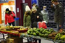 V obchodním centru v Chomutově se konaly Africké trhy. Návštěvníci si mohli nakoupit čerstvé exotické ovoce které není k dostání v běžných obchodech.