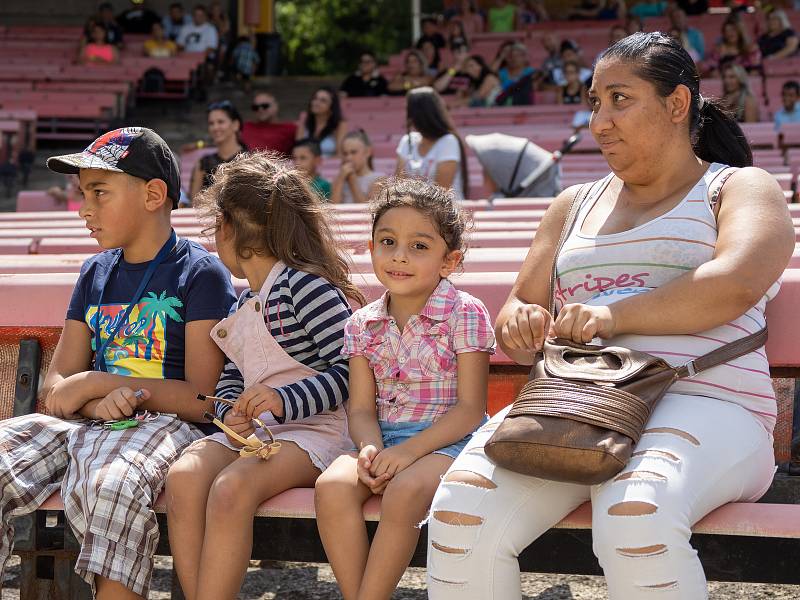 Chomutovské letní kino ovládl v sobotu druhý ročník Romského festival.