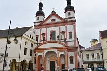 Kostel sv. Ignáce z Loyoly na náměstí 1. máje v Chomutově.