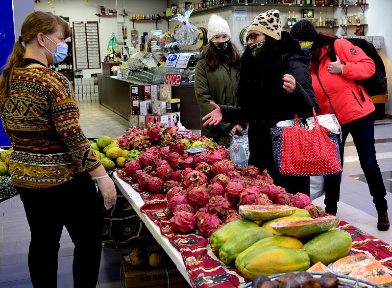 V obchodním centru v Chomutově se konaly Africké trhy. Návštěvníci si mohli nakoupit čerstvé exotické ovoce které není k dostání v běžných obchodech.