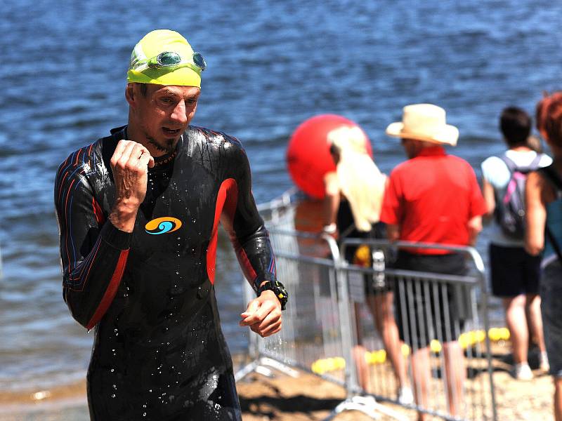 Hopman triatlon u Nechranické přehrady