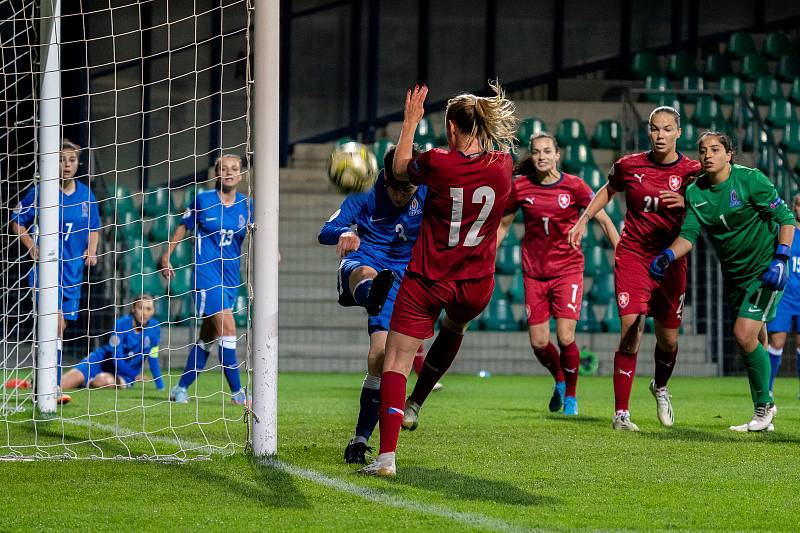 Kvalifikační utkání ve fotbale dnes odehrály v Chomutově ženy reprezentace ČR proti soupeři z Azerrbajdžánu. Výsledek utkání 3:0. (27.10.2020)