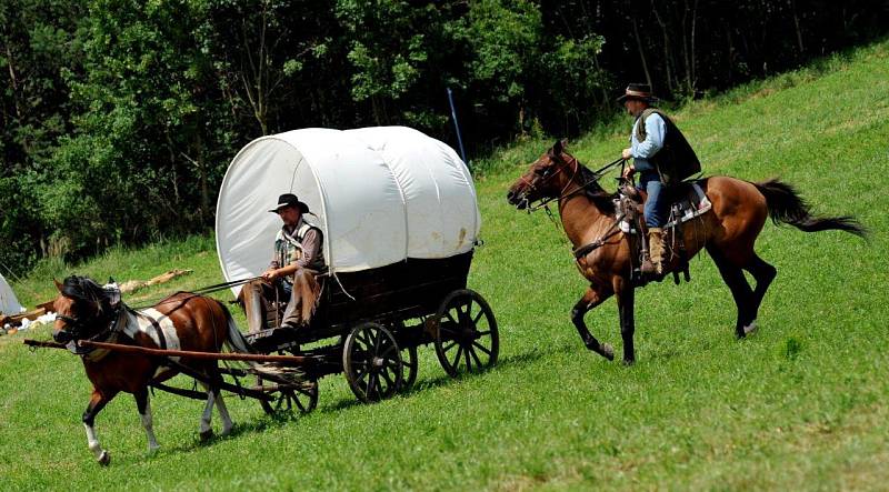 Poslední indiánské války 2016 v Březně.