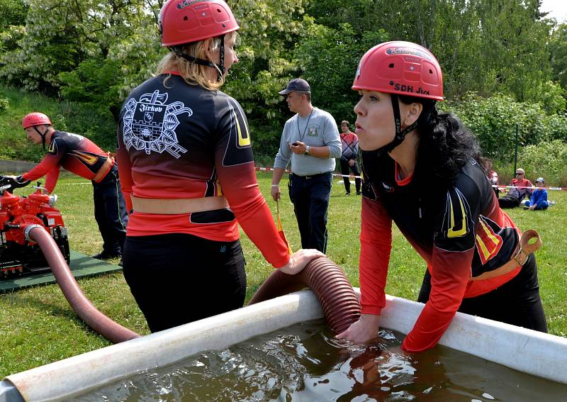 Hasiči soutěžili v požárním sportu v Jirkově