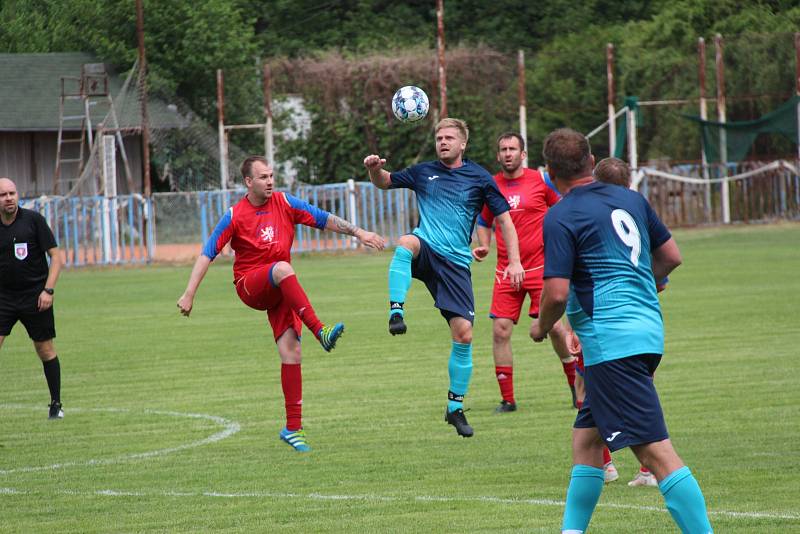 Údlice (v modrém) naposledy zdolaly Strupčice 4:1.