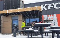 KFC v chomutovské nákupní zóně v Otvicích prošlo celkovou přestavbou.