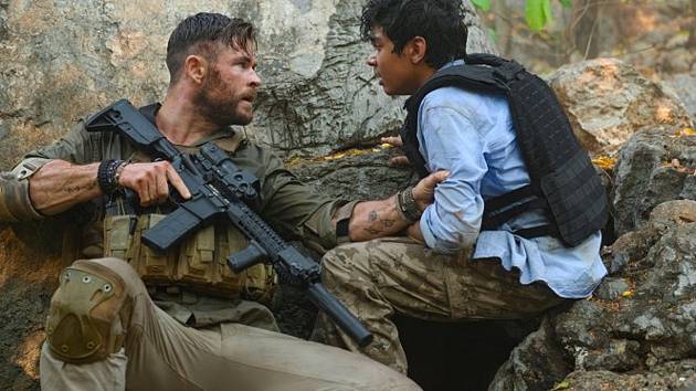 Chris Hemsworth v akčním snímku Extraction.