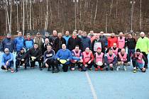 14. ročník Silvestr derby Cihla mladí versus staří 7:7, mladí hrají v růžovém.