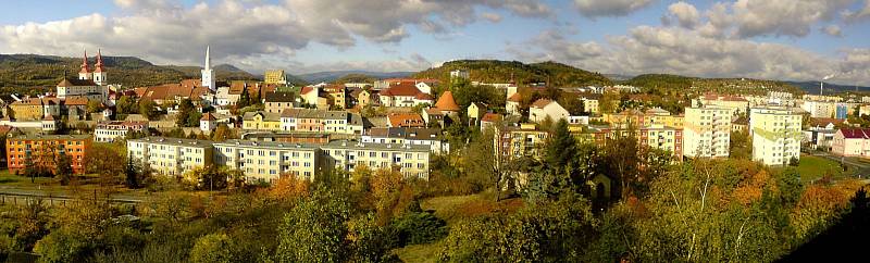 PODZIM. Panorama Kadaně na podzim.