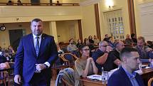 Na ustavujícím zasedání zastupitelstvo zvolilo nové vedení Kadaně. Na snímku je radní za ODS Michal Voltr.