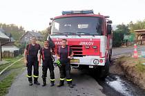 Jirkovští hasiči pomáhají s likvidací požáru v Českém Švýcarsku.