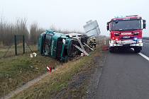 Nehoda kamionu na D7 nedaleko Chomutova u Nezabylic.