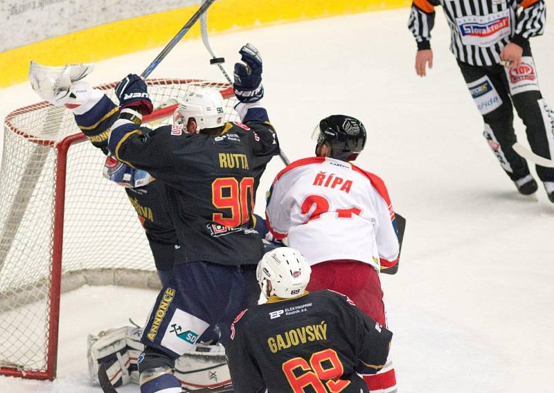 Z barážového zápasu Piráti Chomutov - HC Olomouc.