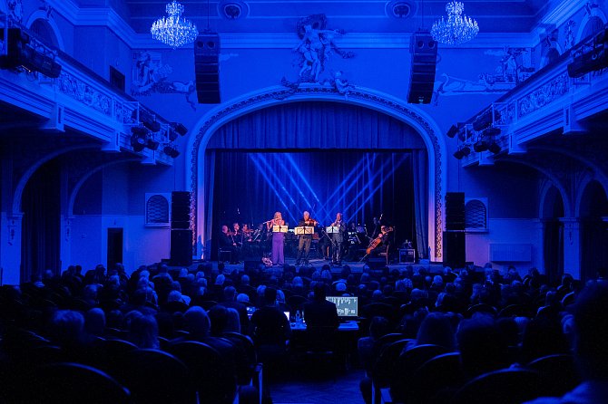 Hudební večer s názvem Film and classic music se konal v chomutovském divadle začátkem října. Další podobný se chystá k příležitosti Valentýna.