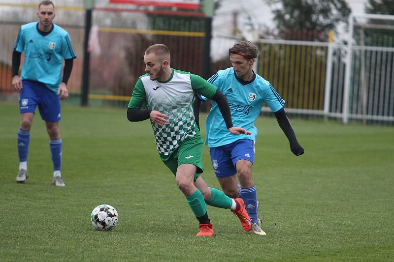 Spořice (modré dresy) porazily v posledním podzimním kole I. A třídy 4:1 celek Libouchce