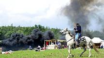 Na prostranství za Březnem u Chomutova se v historické bitvě utkali indini a vojska generála Custera.