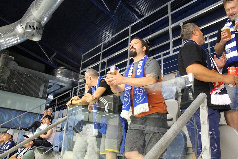 Fanoušci na hokeji Kladno - Hradec Králové v chomutovské hale.