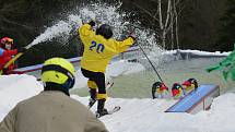 Párty u bazénu ve Ski areálu Alšovka u Klášterce nad Ohří.