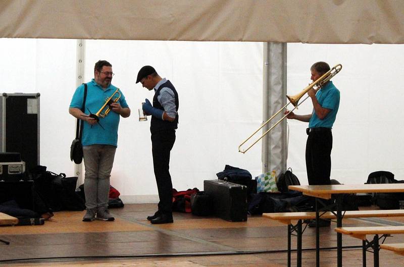 Marienberg hostil Sasko-českou pivní zahradu. Hrál na ní také Big Band Zdeňka Tölga.