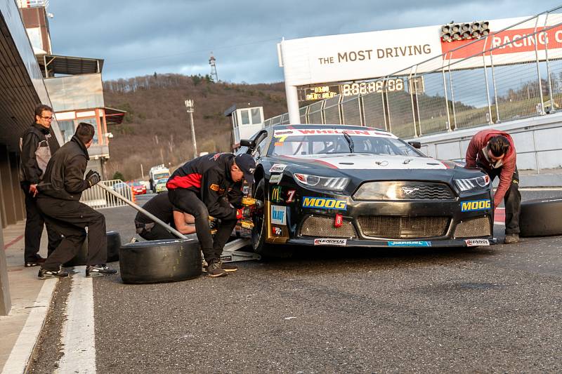 Premiéra závodní série Nascar bude zážitkem nejen pro Ústecký kraj. Dá se předpokládat návštěva několika desítek tisíc lidí.