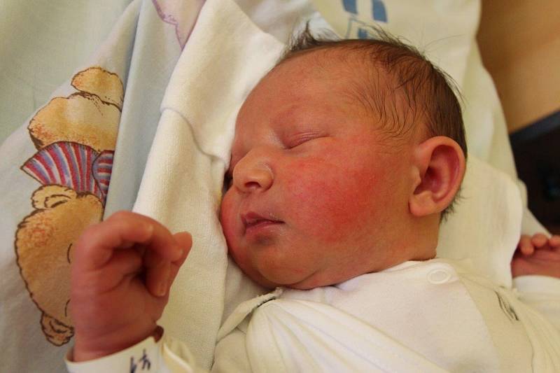 Matyáš Holub se narodil 20. února 2013 v 0:43 hodin mamince Janě Holubové z Klášterce nad Ohří. Sestřičky z kadaňské porodnice mu připsaly míry 51 centimetrů a 3,75 kilogramu.
