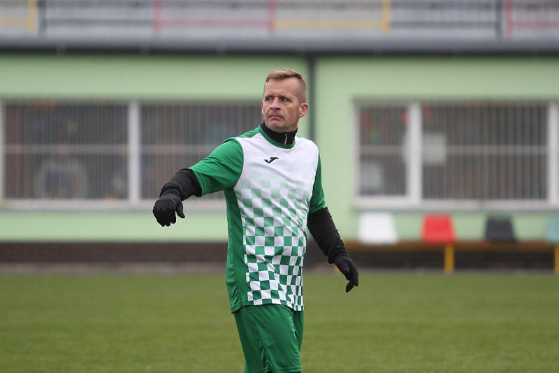 Spořice (modré dresy) porazily v posledním podzimním kole I. A třídy 4:1 celek Libouchce