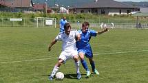 1. FC Spořice - Sokol Obrnice 8 : 3 (2:0), domácí v bílém.