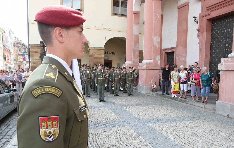 Pohřeb rotmistra Davida Beneše v Chomutově.