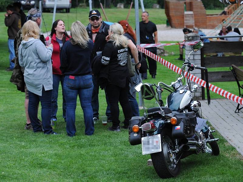 Festival Pecká Motopecka přilákal do Vysoké Pece příznivce tvrdší hudby a motorkáře