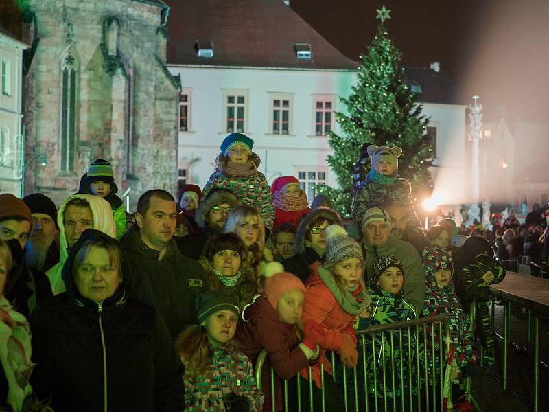 Diváky sužovala zima a mráz. Přesto jich dorazily tisíce.