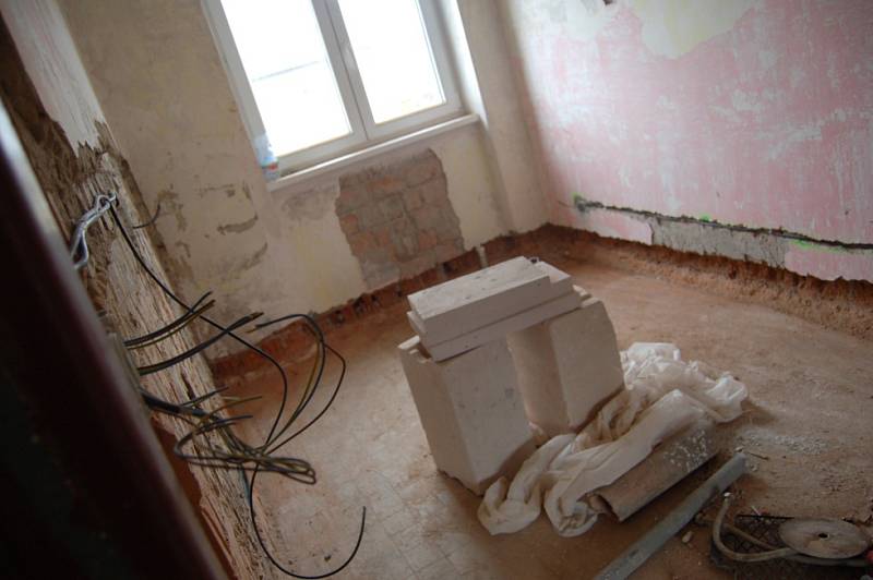 Chomutov opravuje vybydlené domy po soudně vystěhovaných lidech.
