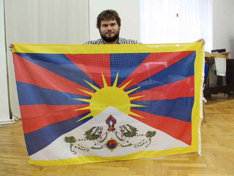 Historik Pavel Simet s tibetskou vlajkou