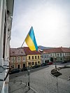 Ukrajinská vlajka na klášterecké radnici.