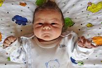 Martin Tomeček se narodil 14. března 2018 ve 22.08 hodin rodičům Karle Čížkové a Martinu Tomečkovi z Vintířova. Měřil 52 cm a vážil 3,53 kg.