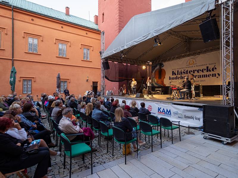 Klášterecké hudební prameny zakončil koncert Michala Pavlíčka