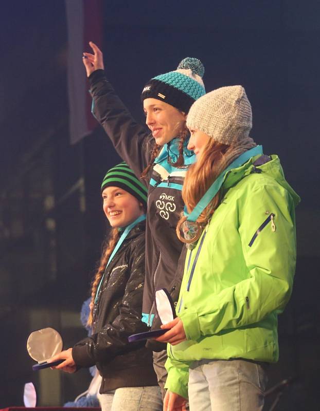 Závěrečným ceremoniálem vyvrcholily ve čtvrtek večer Zimní olympijské hry dětí a mládeže, které letos pořádal Ústecký kraj.