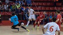 V chomutovské městské sportovní hale se dnes odehrál futsalový zápas Česko - Srbsko s výsledkem 3:4. Odveta se hraje za 14 dní v Srbsku.