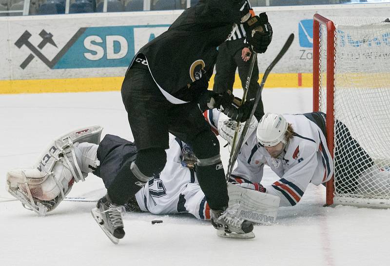 Hokejisté Chomutova se utkali s finským Oulu, poprvé v přípravě nastoupil kapitán Michal Vondrka.