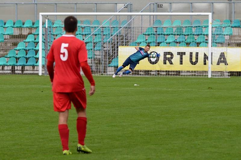 FC Chomutov (v bílém) - SK Štětí 5:5 (2:3) 5:4 pk