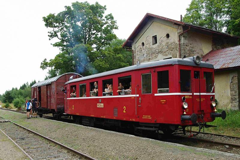 Turistické cyklovlaky jezdí do Krušných hor