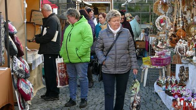 Mikulášský jarmark na Resselově náměstí.