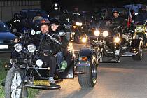 Chomutovský motorkářský klub uspořádal spanilou noční jízdu proti islamizaci naší republiky.